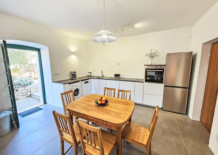 Vakantiehuis Stefan By Interhome Tisno